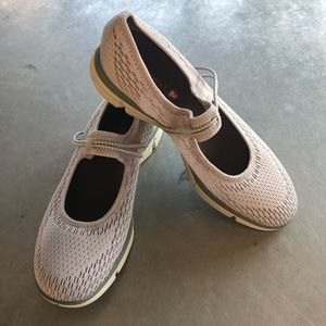 Merrell QForm 2 in Gray Woman’s SZ 7